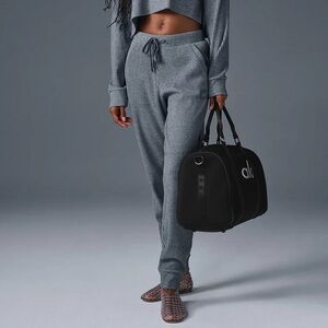 Alo yoga muse sweatpants